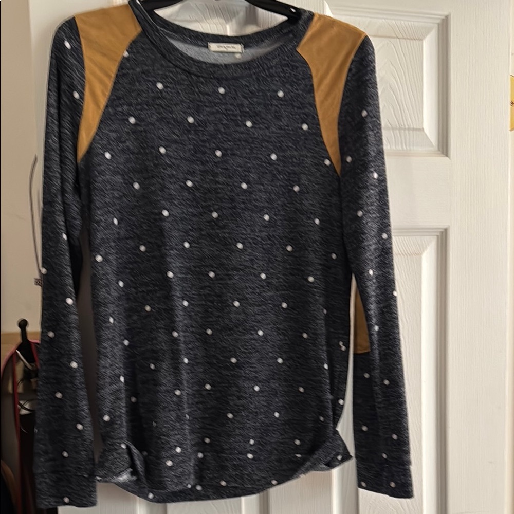 12 PM By Mon Ami Textured Knit Top in Gray - Picture 1 of 3